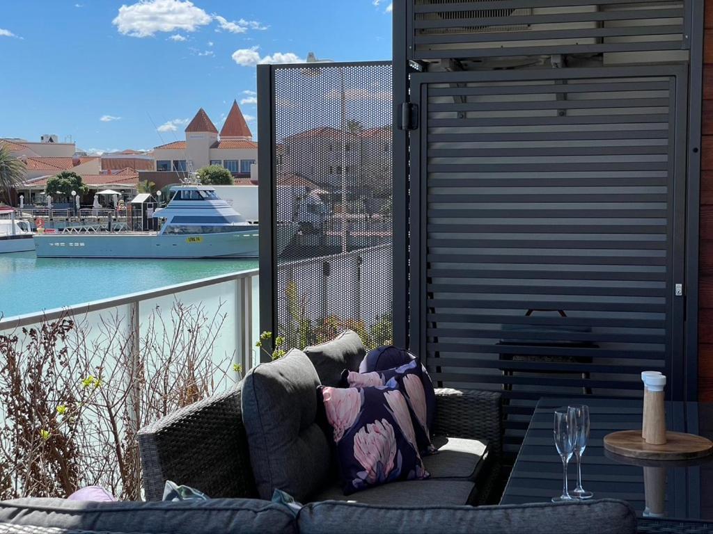 Mariner'S Cove ~ Luxe Waterfront Apartment Mindarie 外观 照片