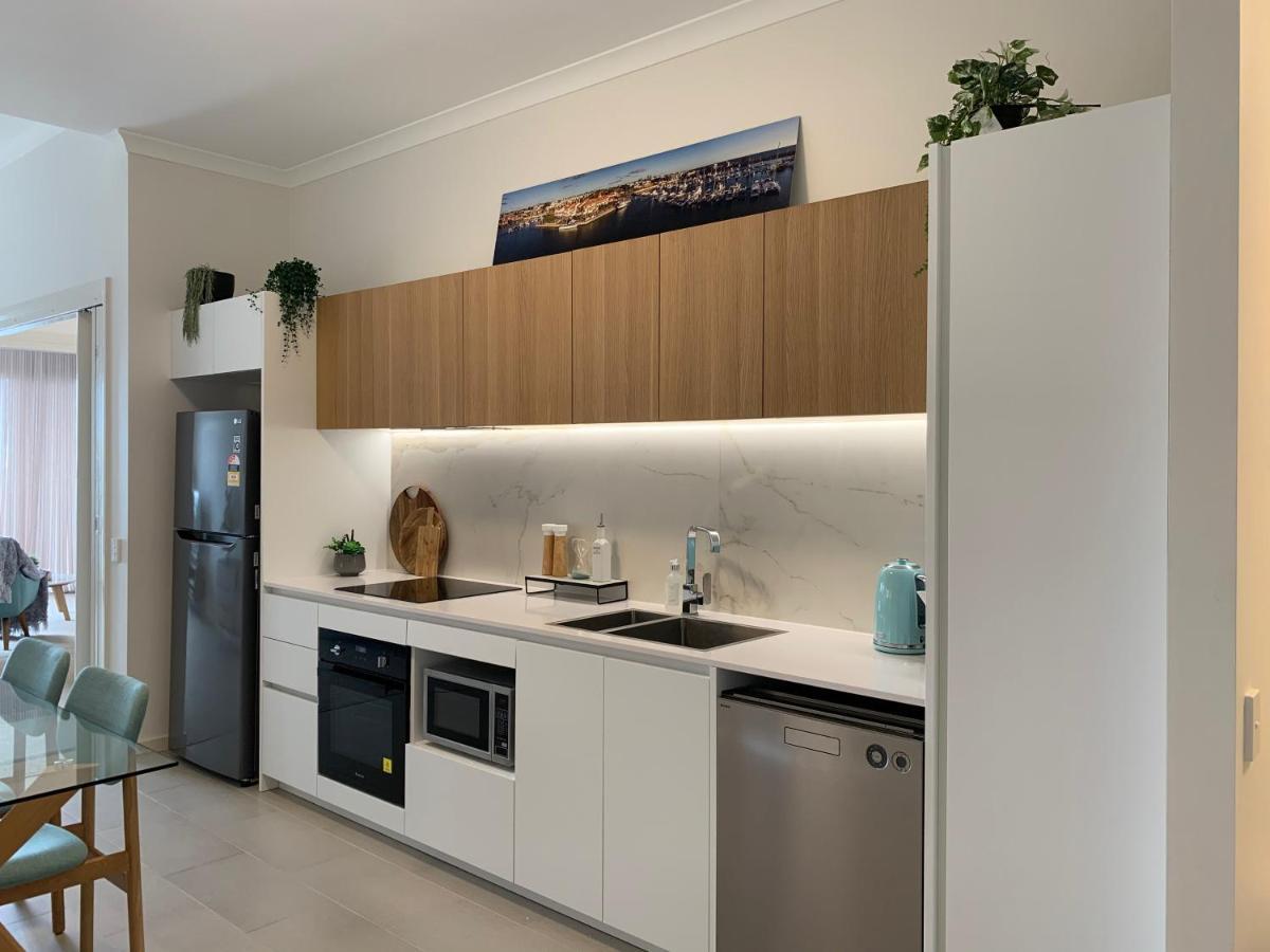 Mariner'S Cove ~ Luxe Waterfront Apartment Mindarie 外观 照片