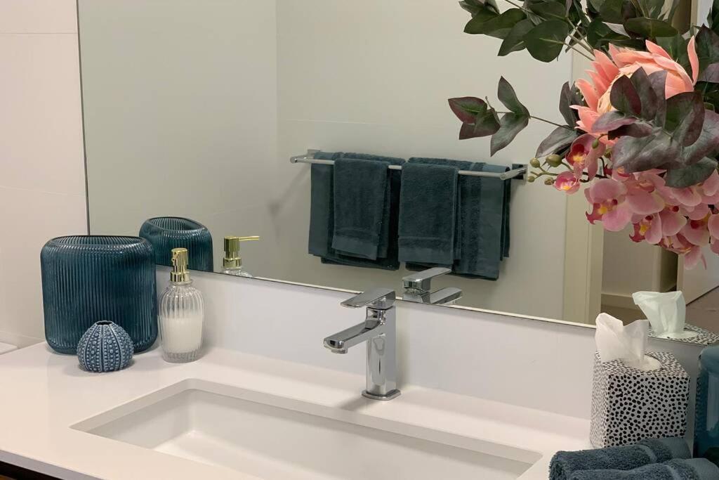 Mariner'S Cove ~ Luxe Waterfront Apartment Mindarie 外观 照片