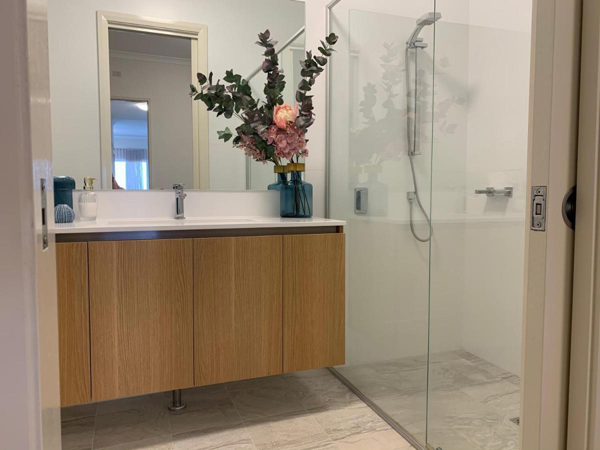 Mariner'S Cove ~ Luxe Waterfront Apartment Mindarie 外观 照片